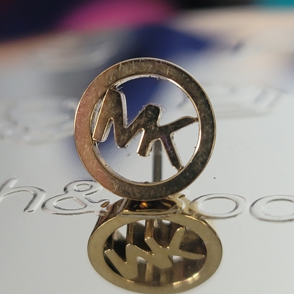 Single Michael Kors Earring - Picture 2 of 4